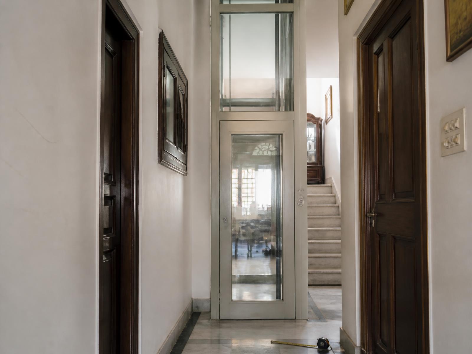 Hydraulic home lift with low pit installed in a Mumbai house